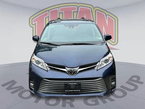 2018 Toyota Sienna XLE Premium