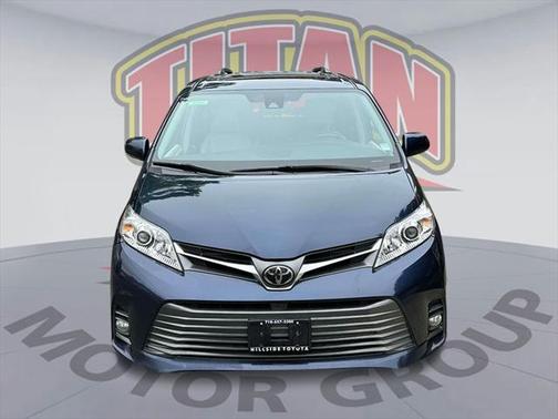 2018 Toyota Sienna XLE Premium