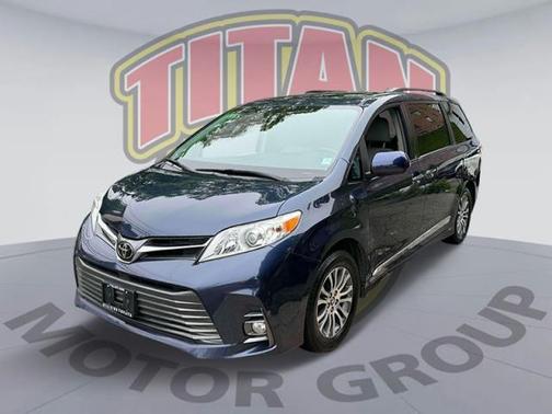 2018 Toyota Sienna XLE Premium