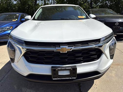 Summit White 2024 Chevrolet Trax LS