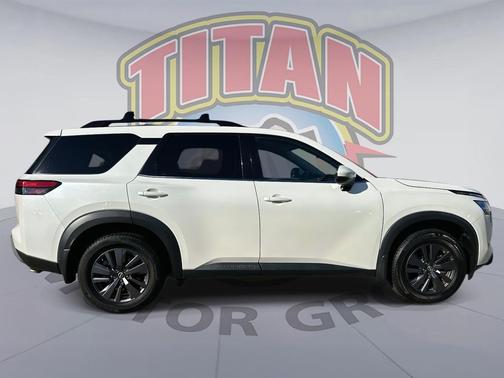 2022 Nissan Pathfinder SV 4WD