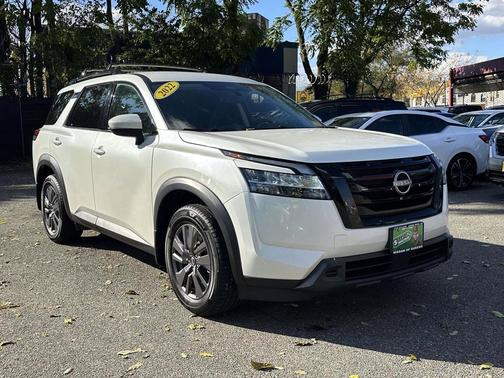2022 Nissan Pathfinder SV 4WD