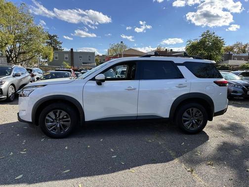 2022 Nissan Pathfinder SV 4WD
