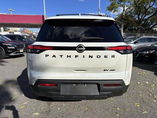 2022 Nissan Pathfinder SV 4WD