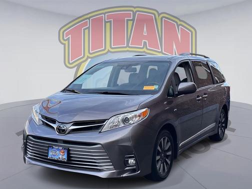 2019 Toyota Sienna XLE