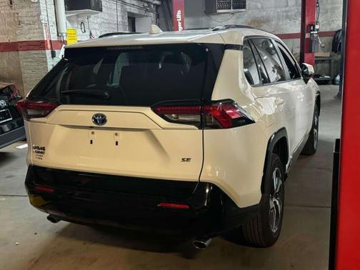 2023 Toyota RAV4 Prime SE