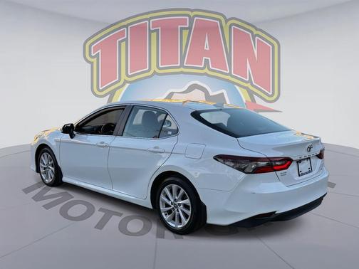 2022 Toyota Camry LE