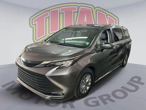 2023 Toyota Sienna XLE