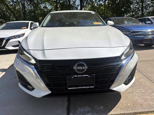 Pearl White Tricoat 2023 Nissan Altima 2.5 SV