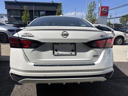 Pearl White Tricoat 2023 Nissan Altima 2.5 SV