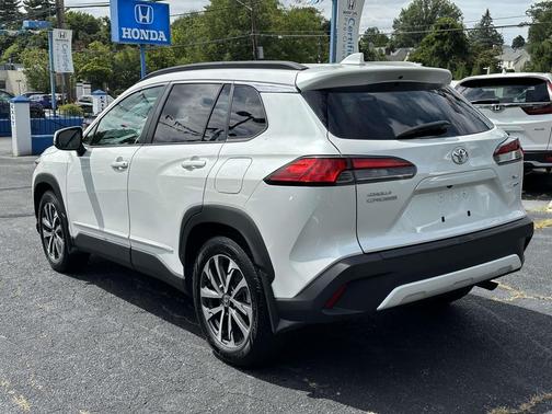 2023 Toyota Corolla Cross XLE