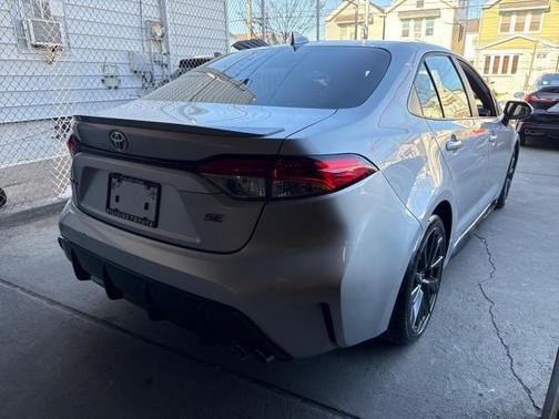 Classic Silver Metallic 2024 Toyota Corolla SE