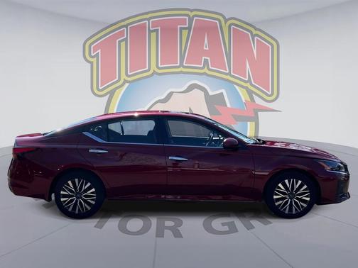 Scarlet Ember 2024 Nissan Altima 2.5 SV