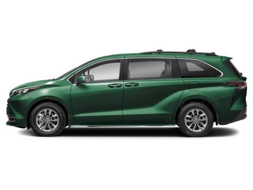 2025 Toyota Sienna LE