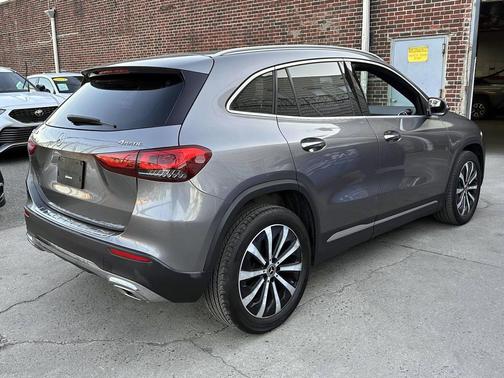 2021 Mercedes-Benz GLA 250 Base 4MATIC
