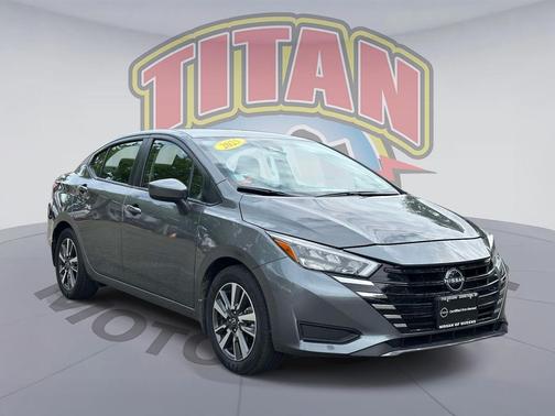 Gun Metallic 2025 Nissan Versa 1.6 SV
