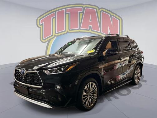 Midnight Black Metallic 2025 Toyota Highlander Hybrid Platinum