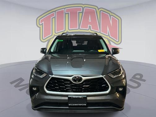 2021 Toyota Highlander LE