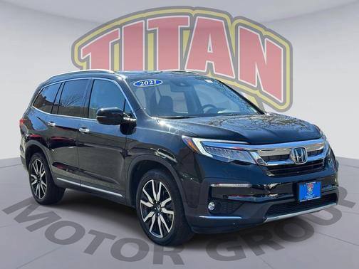 Crystal Black Pearl 2021 Honda Pilot Touring 8-Passenger