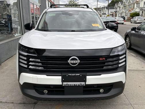 Aspen White Tricoat 2026 Nissan Kicks SR