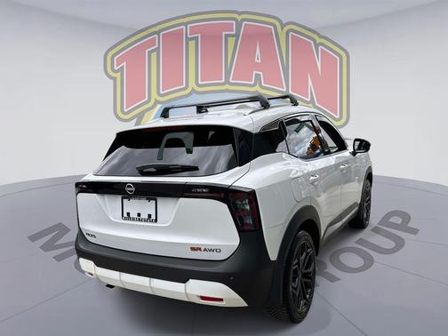 Aspen White Tricoat 2026 Nissan Kicks SR
