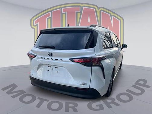 2022 Toyota Sienna XLE
