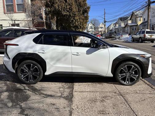 2024 Toyota bZ4X Limited
