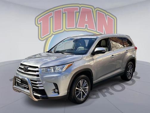 Celestial Silver Metallic 2019 Toyota Highlander XLE