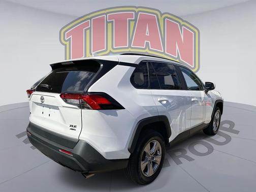 2022 Toyota RAV4 XLE