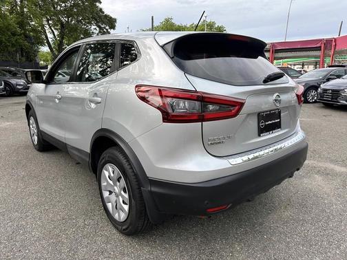Brilliant Silver Metallic 2020 Nissan Rogue Sport S