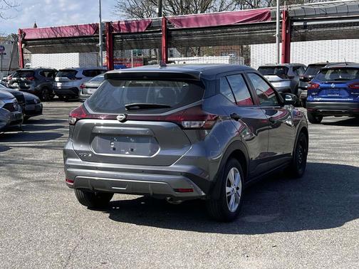 Gun Metallic 2022 Nissan Kicks S