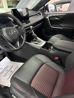 2025 Toyota RAV4 Hybrid SE