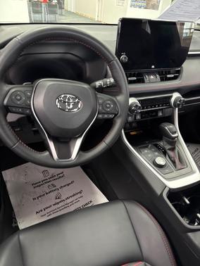 2025 Toyota RAV4 Hybrid SE
