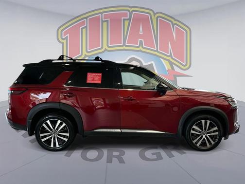 Scarlet Ember Tintcoat/Super Black 2023 Nissan Pathfinder Platinum 4WD
