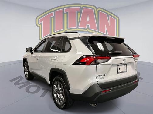 2025 Toyota RAV4 XLE Premium