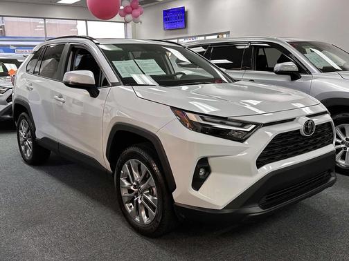 2025 Toyota RAV4 XLE Premium