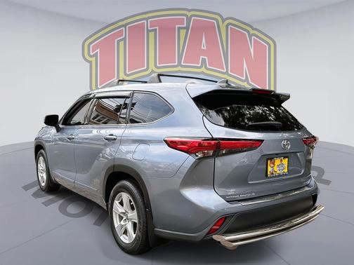 2022 Toyota Highlander LE