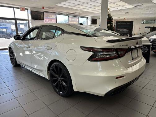 2022 Nissan Maxima SR Xtronic CVT