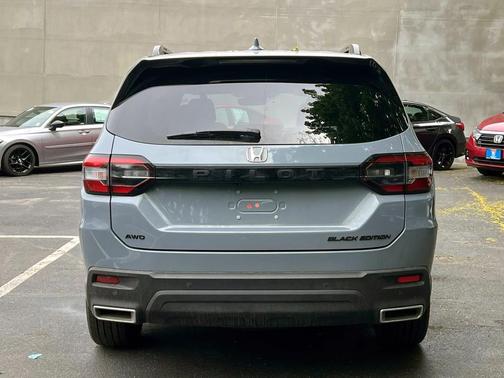 URBAN GY 2025 Honda Pilot Black Edition