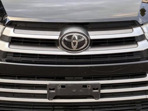 2017 Toyota Highlander LE Plus