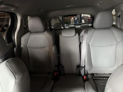 2021 Toyota Sienna XLE 8 Passenger