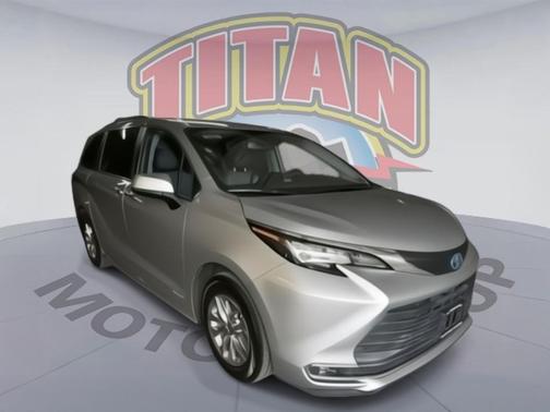 2021 Toyota Sienna XLE 8 Passenger