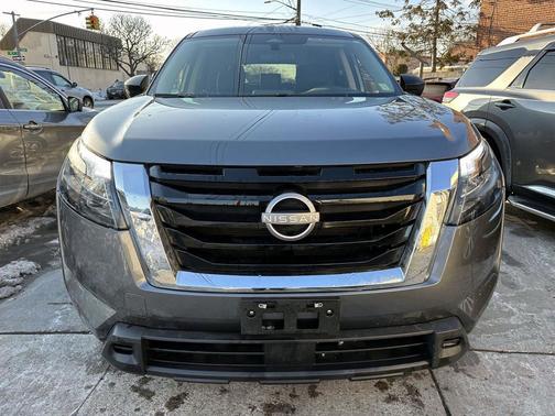 2024 Nissan Pathfinder S 4WD
