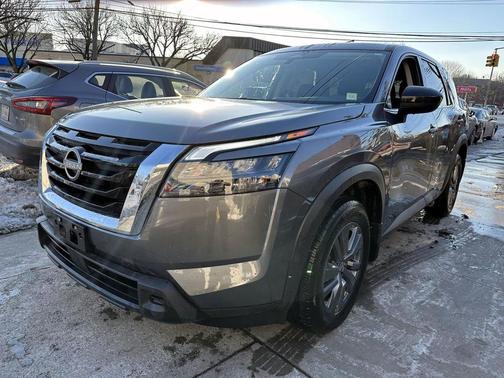 2024 Nissan Pathfinder S 4WD