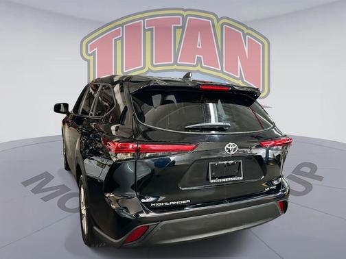 2023 Toyota Highlander LE
