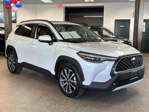 Wind Chill Pearl 2023 Toyota Corolla Cross XLE