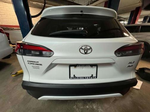 Wind Chill Pearl 2023 Toyota Corolla Cross XLE