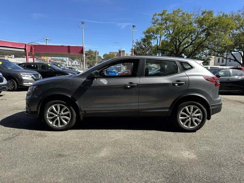 2022 Nissan Rogue Sport S