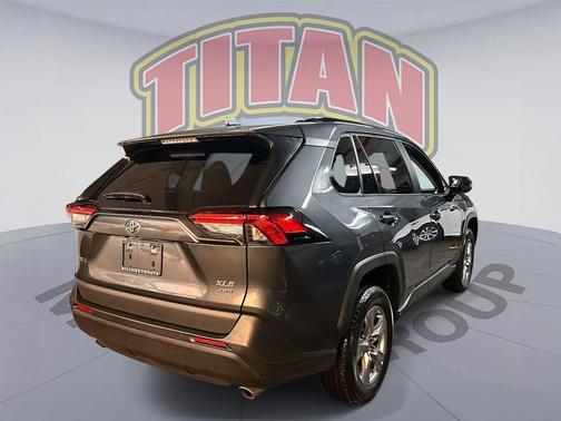 2022 Toyota RAV4 XLE