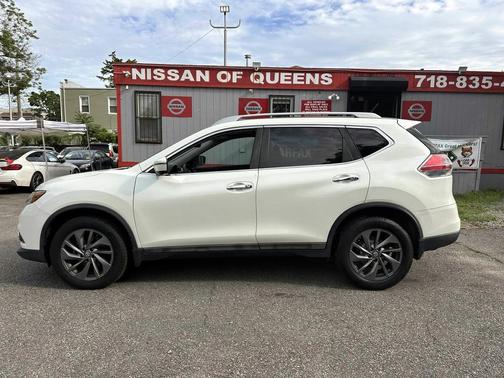 Pearl White 2016 Nissan Rogue SL